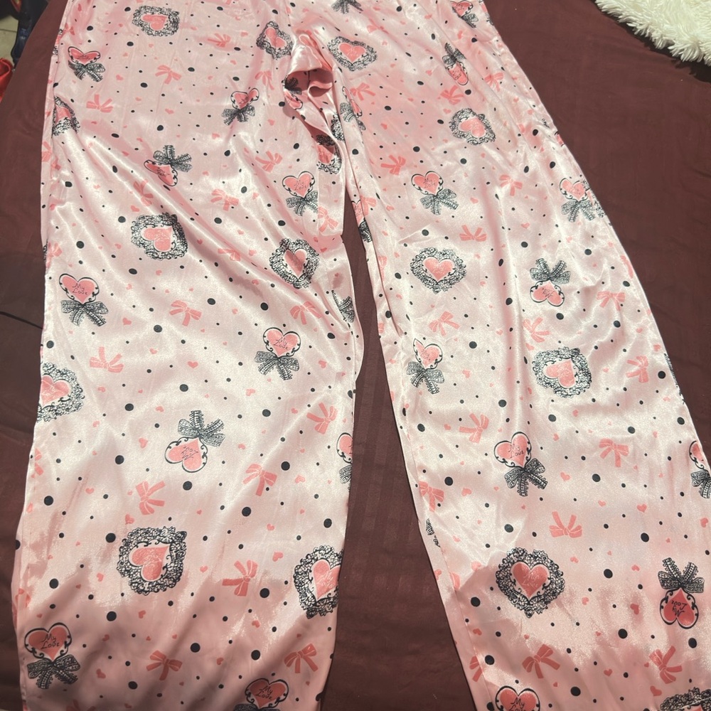 Pink Heart Pattern Pajama Set - Picture 3 of 4
